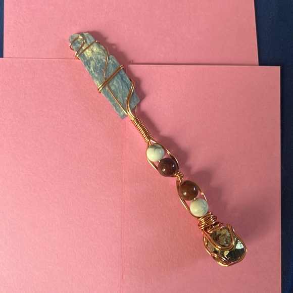 Crystal Wand/Dagger - Picture 2 of 2